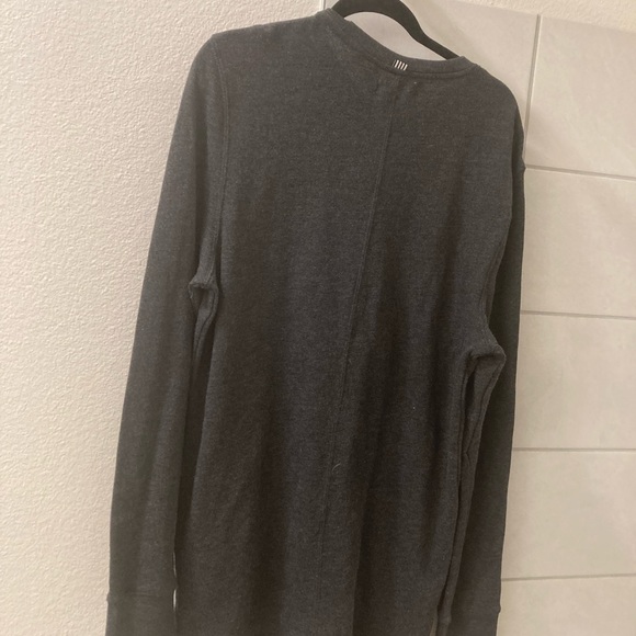 . NWT  Five -Four Grey Long Sleeveve Sweater Size L. The Arden Style - Picture 1 of 4